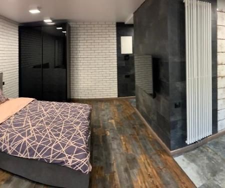 Apartmán Уютная Квартира Возле Метро 23 Августа Charkov Exteriér fotografie